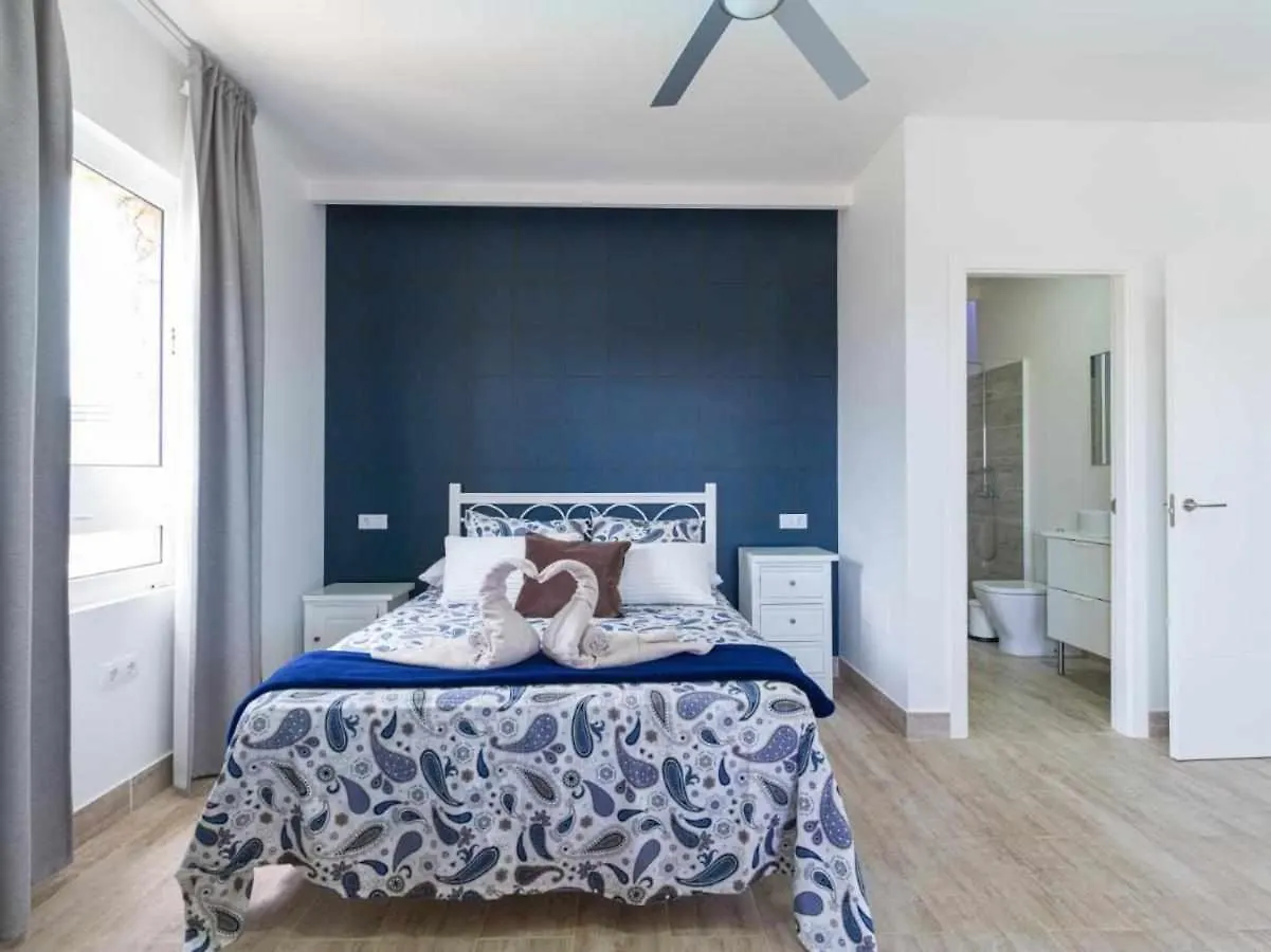 Holiday home Villa Fragata Independiente Y Privada Triquivijate Spain