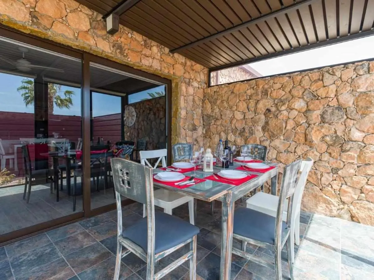 Villa Fragata Independiente Y Privada Triquivijate Holiday home
